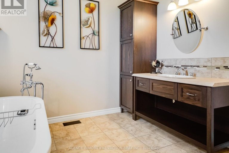 28793859/18668-concession-2-road/north-glengarry-kenyon-twp/north-glengarry/ontario/K0C1B0_17