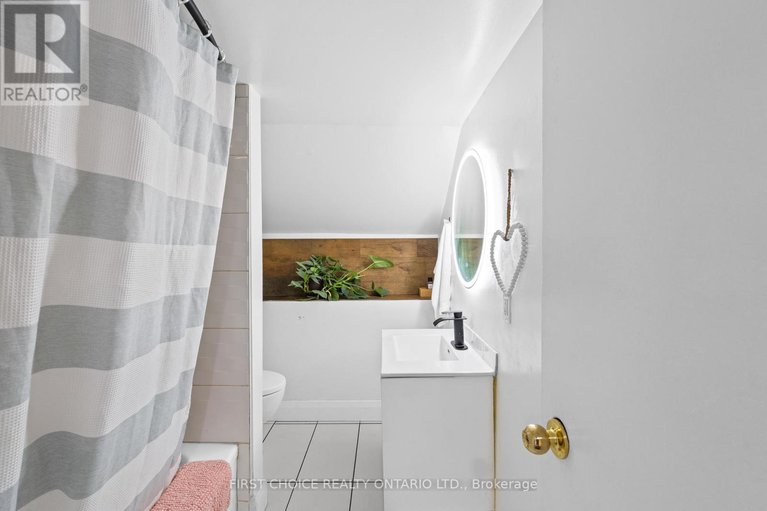28712297/10-campbell-reid-court/rural-kanata-central/ottawa/ontario/K2K1X7_21