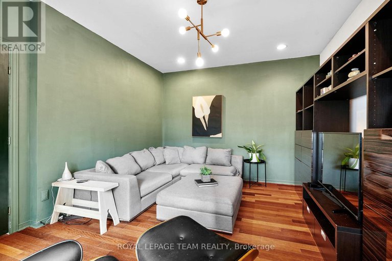 28812426/2122-saunders-avenue/woodroffe/ottawa/ontario/K2A4C7_20