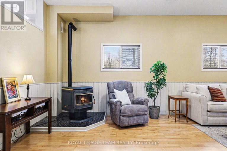 29445577/30-colonel-drive/north-grenville-twp-kemptville-south/north-grenville/ontario/K0G1J0_39