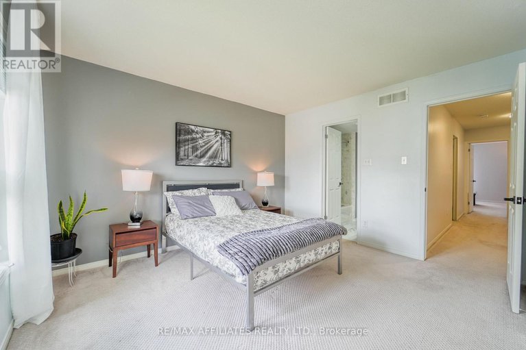28288908/318-crownridge-drive-n/emerald-meadowstrailwest/ottawa/ontario/K2M3A5_22
