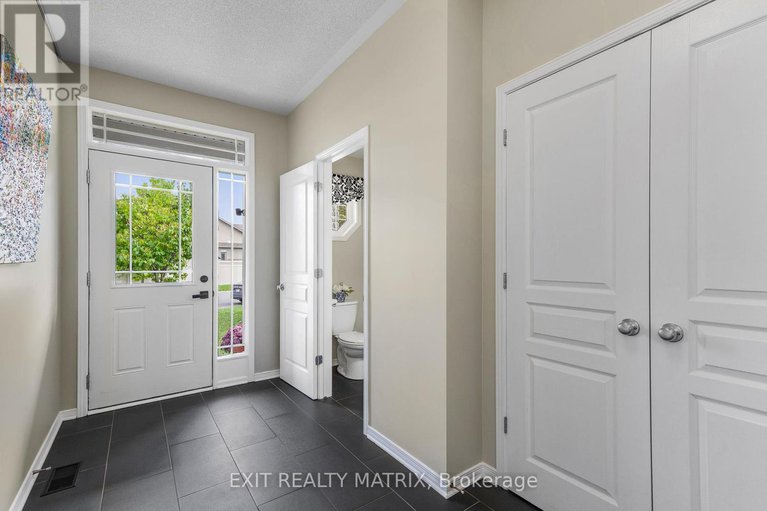 28923460/441-june-court/mer-bleuebradley-estatesanderson-park/ottawa/ontario/K1W0C9_3
