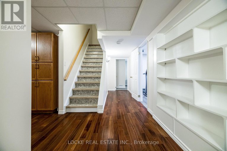 28873478/1668-sansonnet-street/mer-bleuebradley-estatesanderson-park/ottawa/ontario/K1C5Y6_35