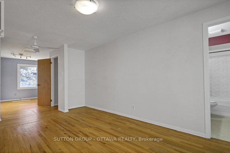 29636036/38-beaver-ridge/city-viewskylinefisher-heightsparkwood-hills/ottawa/ontario/K2E6C7_26