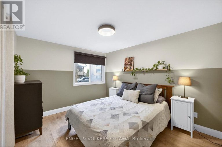 29616184/b-35-robinson-avenue/sandy-hill/ottawa/ontario/K1N8N8_13