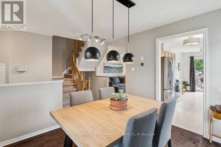 28591914/1869-hennessy-crescent/fallingbrookgardenway-south/ottawa/ontario/K4A3X8_11