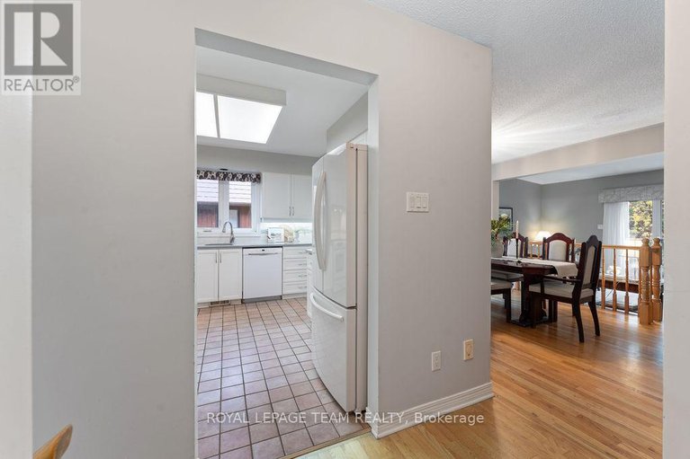 29015991/2684-violet-street/britannia/ottawa/ontario/K2B6X2_11