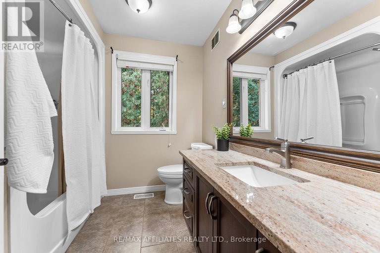 28985818/14-panandrick-view-drive/rural-kanata-central/ottawa/ontario/K2W1A5_24