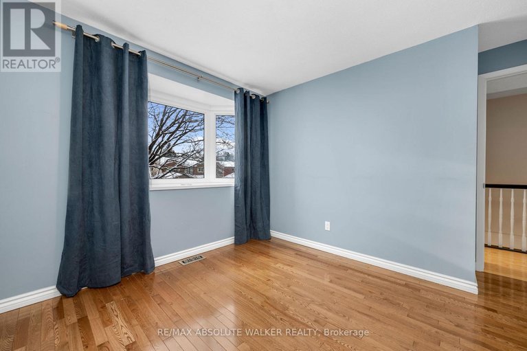 29318245/1849-montereau-avenue/chapel-hill/ottawa/ontario/K1C5X5_25