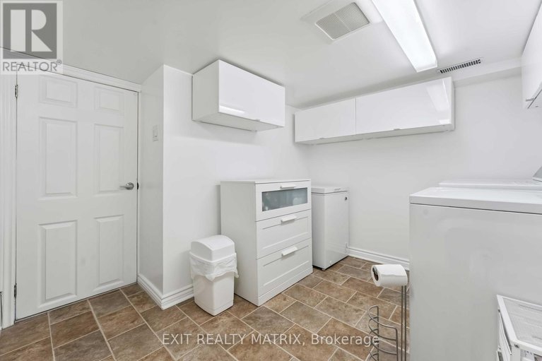 28591651/347-shakespeare-street/vanier/ottawa/ontario/K1L5M1_41