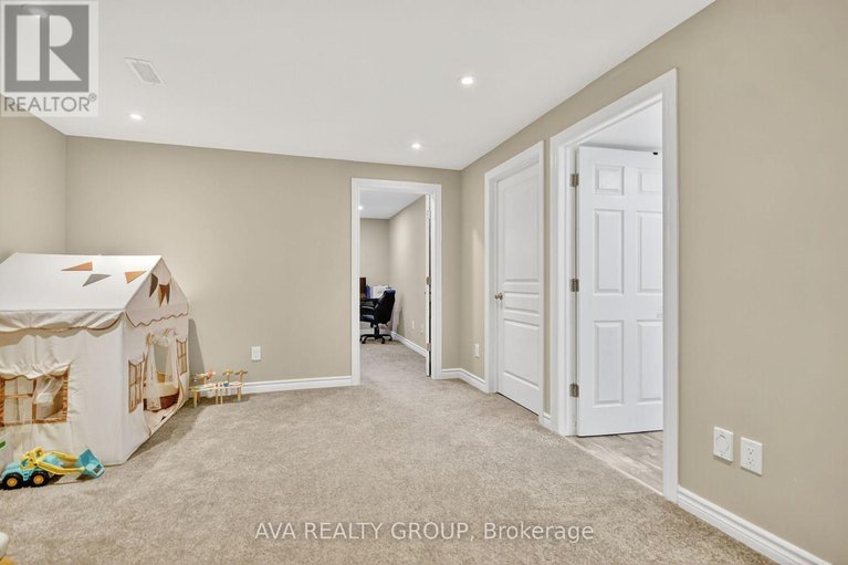 28866998/542-triangle-street/emerald-meadowstrailwest/ottawa/ontario/K2M0M5_28