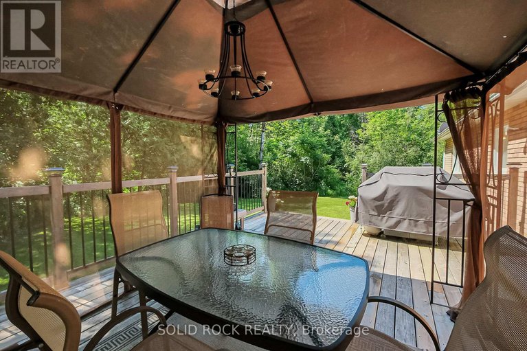 28631111/209-deerwood-drive/fitzroy-ward-south-west/ottawa/ontario/K0A2H0_42