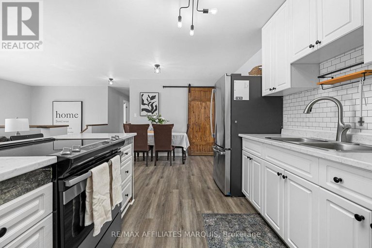 29438103/156-duncan-street/drummondnorth-elmsley-north-elmsley-twp/drummondnorth-elmsley/ontario/K7A4S4_13