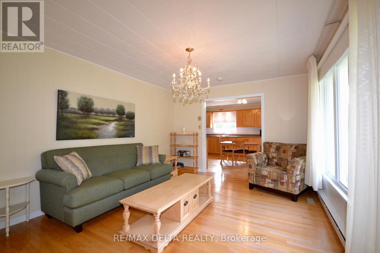 28875479/4725-champlain-street/clarencerockland-twp/clarence-rockland/ontario/K0A1E0_7