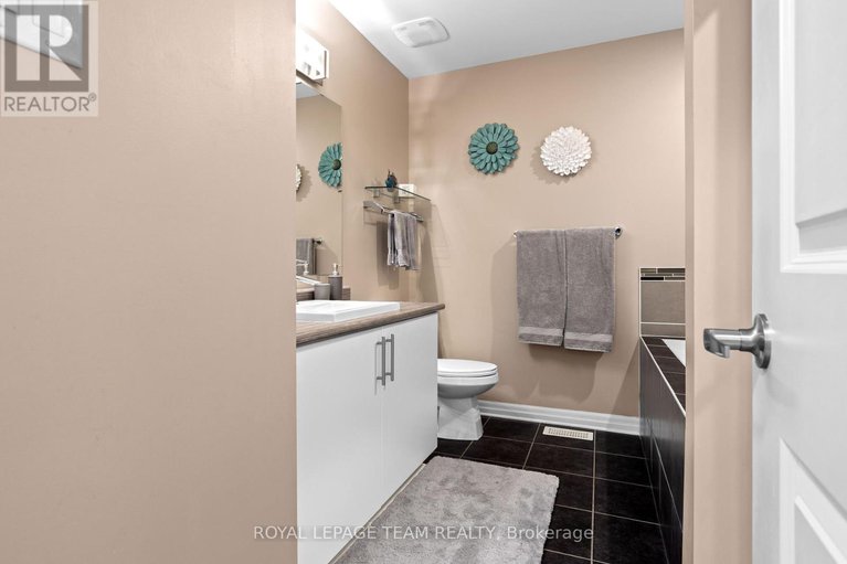 28549711/205-overberg-way/emerald-meadowstrailwest/ottawa/ontario/K2S0V7_24