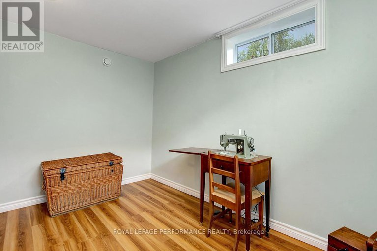 28697255/617-gardenvale-road/castle-heightsrideau-high/ottawa/ontario/K1K1E5_34