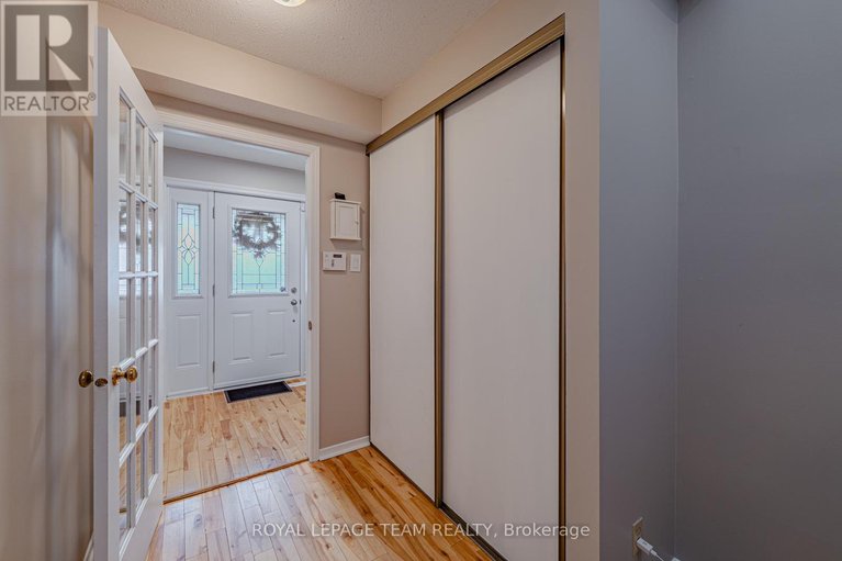 28613595/28-huntview-private/hunt-clubwestern-community/ottawa/ontario/K1V0M5_6