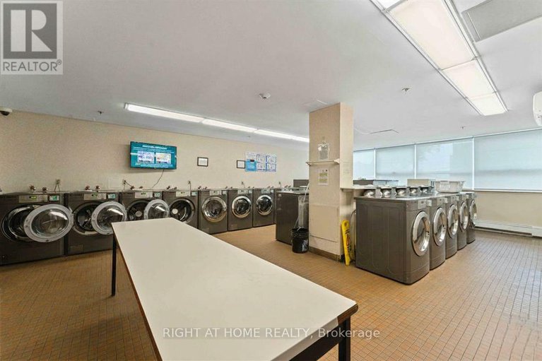 29240372/903-555-brittany-drive/viscount-alexander-park/ottawa/ontario/K1K4C5_30