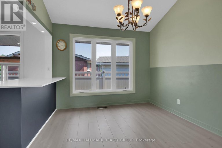 28570009/2286-elmira-drive/parkway-park/ottawa/ontario/K2C1H4_6