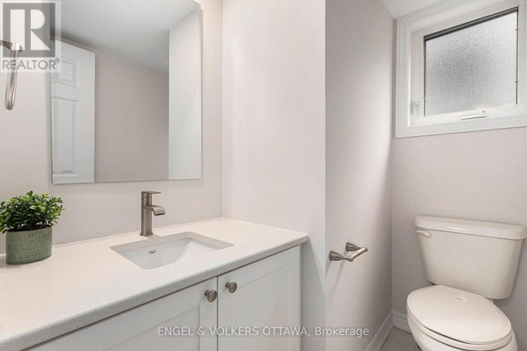 28939976/123-tripp-crescent/pheasant-run/ottawa/ontario/K2J1M5_14