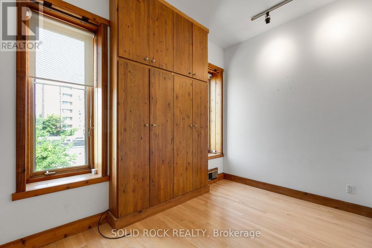 28616919/541-besserer-street/sandy-hill/ottawa/ontario/K1N6C6_17