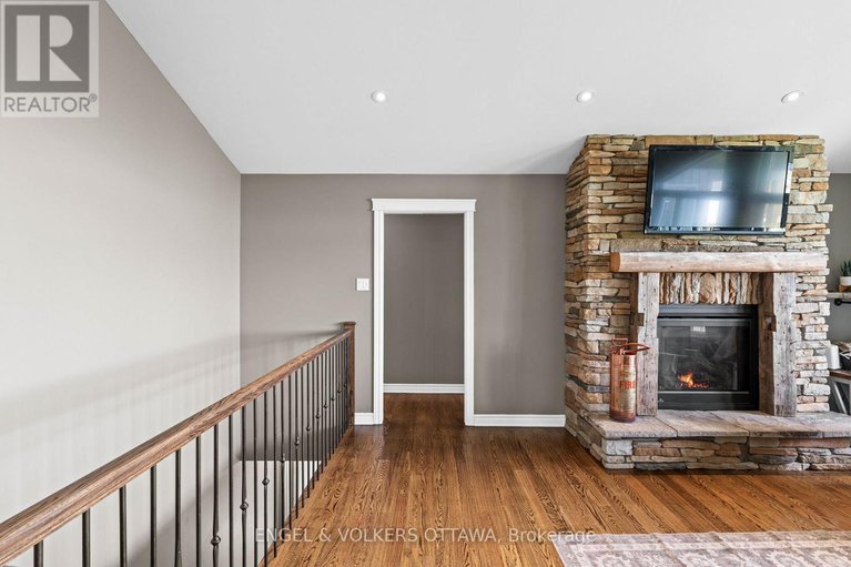 28348542/5567-lombardy-drive/osgoode/ottawa/ontario/K0A2W0_18
