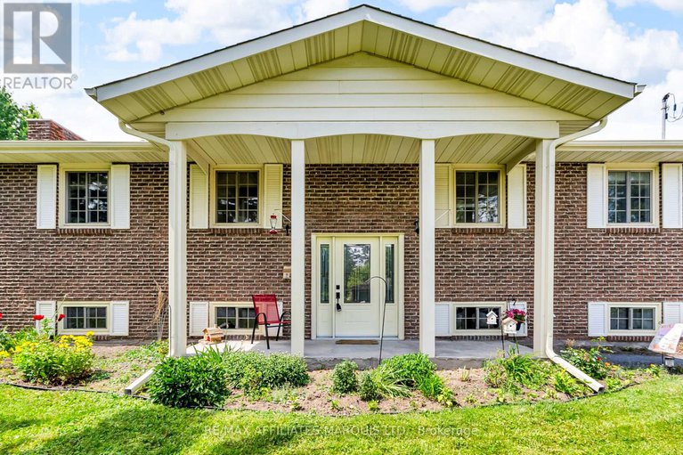 28494873/18227-oak-drive/south-glengarry-charlottenburgh-twp/south-glengarry/ontario/K0C2J0_3