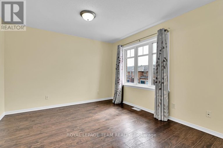 28275402/773-nakina-way/riverside-southgloucester-glen/ottawa/ontario/K1V2J2_18