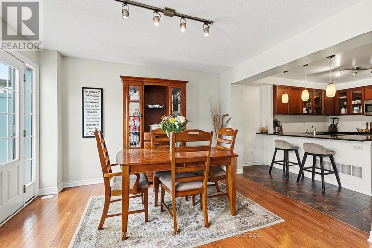 29628515/2516-nutgrove-avenue/half-moon-bay/ottawa/ontario/K2J0X3_17