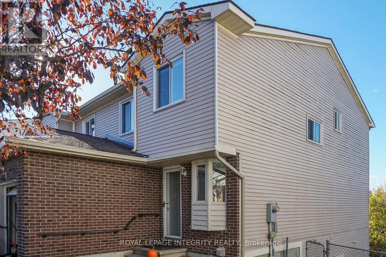 29052412/1080-des-ormes-place/convent-glen-north/ottawa/ontario/K1C5L7_1