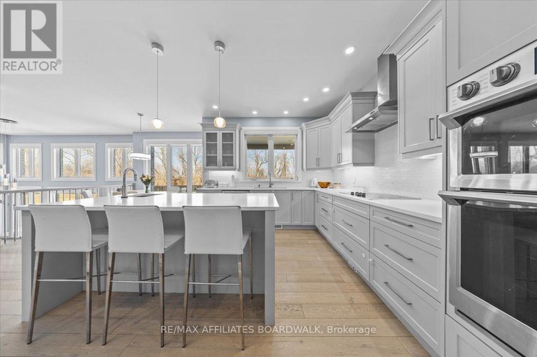28084122/724-mcmanus-avenue/manotick-village-manotick-estates/ottawa/ontario/K4M0B2_13