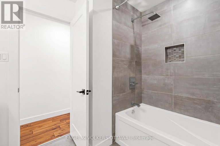 28294344/70-varley-drive/beaverbrook/ottawa/ontario/K2K1H2_31