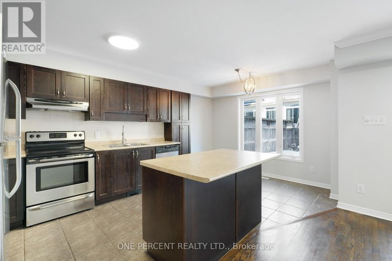 29436561/209-rolling-meadow-crescent/mer-bleuebradley-estatesanderson-park/ottawa/ontario/K1W0B1_16