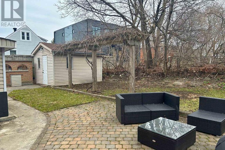28431922/208-210-renouf-avenue/overbrook/ottawa/ontario/K1K3T1_19