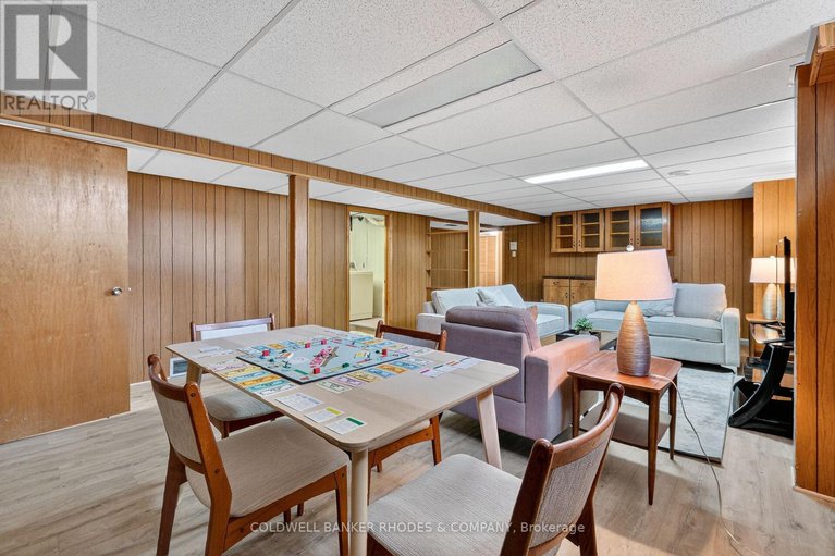 28912444/11-willeth-avenue/city-viewskylinefisher-heightsparkwood-hills/ottawa/ontario/K2E5C2_37