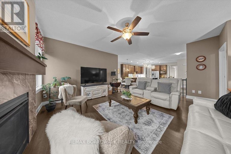 29612405/279-sceptre-way/emerald-meadowstrailwest/ottawa/ontario/K2V0C6_17