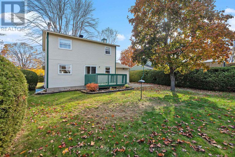 29079645/1570-payette-drive/bilberry-creekqueenswood-heights/ottawa/ontario/K1E1S9_31