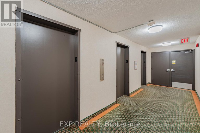 29241569/1111-555-brittany-drive/viscount-alexander-park/ottawa/ontario/K1K4C5_10