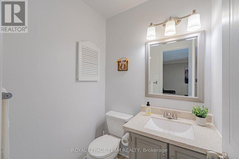 28613595/28-huntview-private/hunt-clubwestern-community/ottawa/ontario/K1V0M5_21