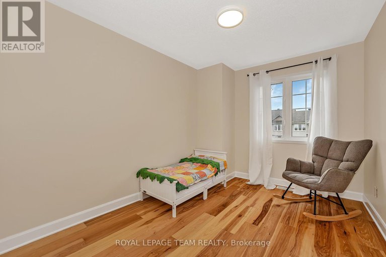 29014548/430-haresfield-court/riverside-southgloucester-glen/ottawa/ontario/K4M0B6_24