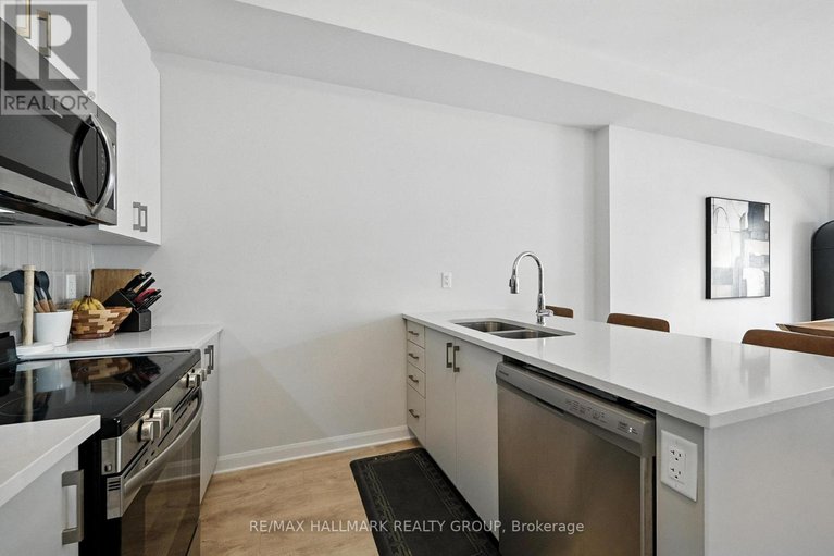 28635890/702-confluence-walk/avalon-west/ottawa/ontario/K4A5M6_16