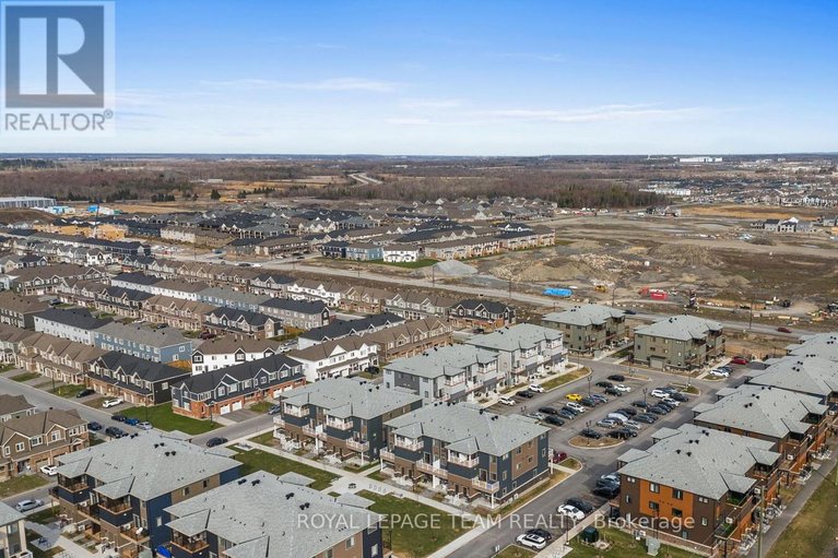 29651652/722-parnian-private/half-moon-bay/ottawa/ontario/K2J4H7_38