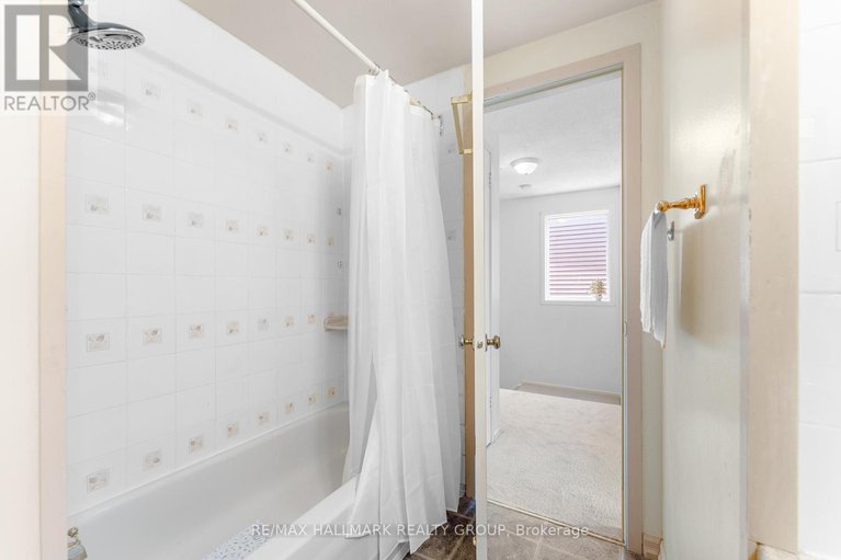 28819606/41-sovereign-avenue/craig-henrywoodvale/ottawa/ontario/K2G4W8_36
