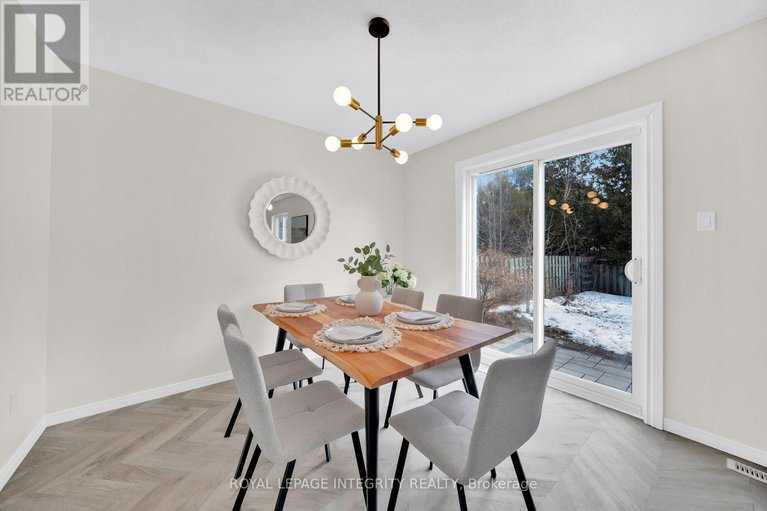 29553910/15-tarquin-crescent/westcliffe-estates/ottawa/ontario/K2H8J7_11