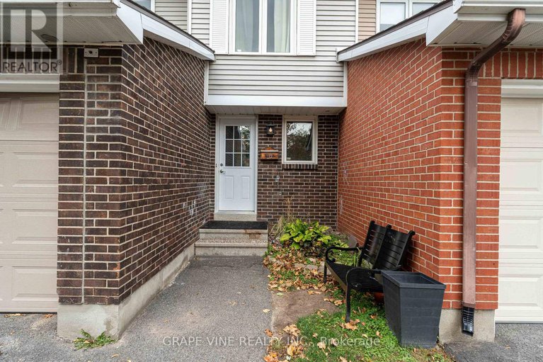 28512163/b-30b-castlebrook-lane/centrepointe/ottawa/ontario/K2G5G5_2