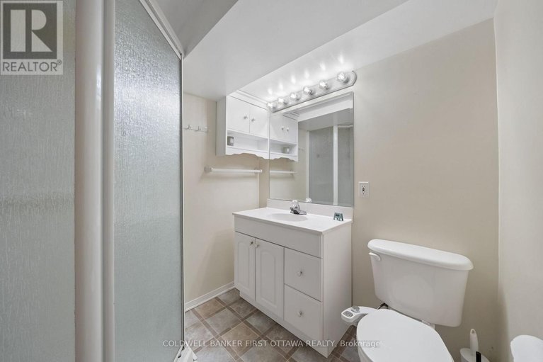 29607129/2066-saunderson-drive/elmvale-acres/ottawa/ontario/K1G2E6_26