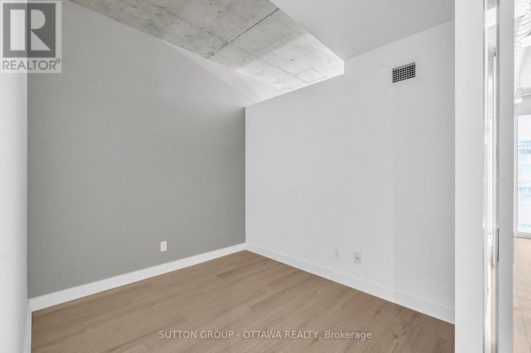 28552726/602-354-gladstone-avenue/ottawa-centre/ottawa/ontario/K2P0R4_10