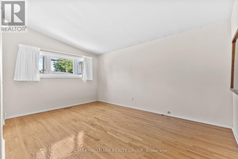28611186/2234-bingham-street/elmvale-acresurbandale/ottawa/ontario/K1G2V7_20