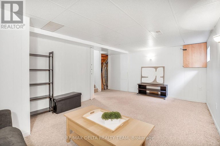 28252608/49-2115-erinbrook-crescent/sheffield-glenindustrial-park/ottawa/ontario/K1B4J5_21