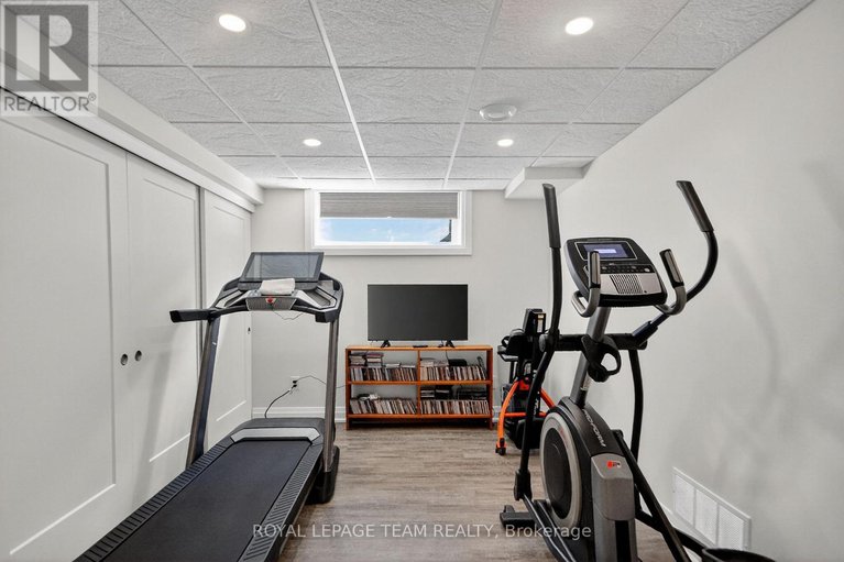 29015605/259-grandview-road/crystal-bayrocky-point/ottawa/ontario/K2H8B9_44